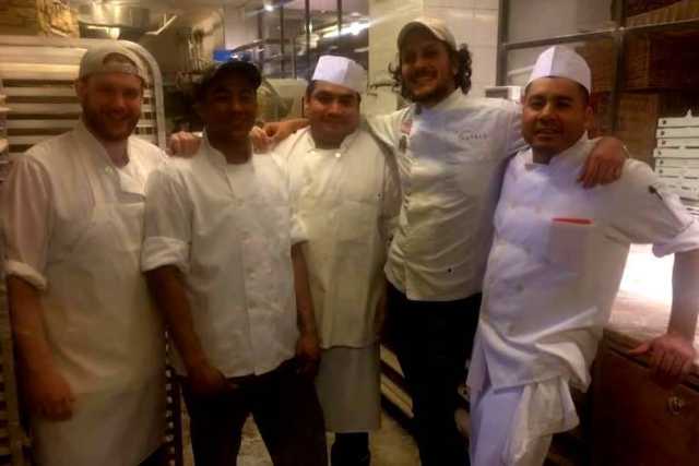 La storia del barese Francesco: insegna a fare la focaccia a coreani, tedeschi e americani